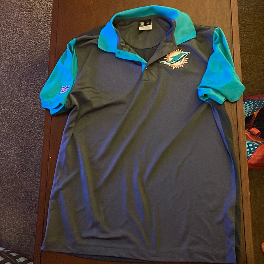 NWOT Miami Dolphin men’s polo size large
